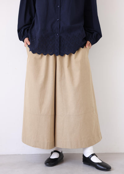 Wide-leg pants with the elegance of a skirt. Perfect for year-round wear. Eco-friendly lyocell and cotton flared wide pants. Product code: 250804