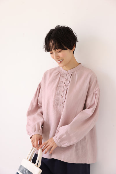 フロントフリルが可愛い フランチリネン100％　シャツブラウス 250913