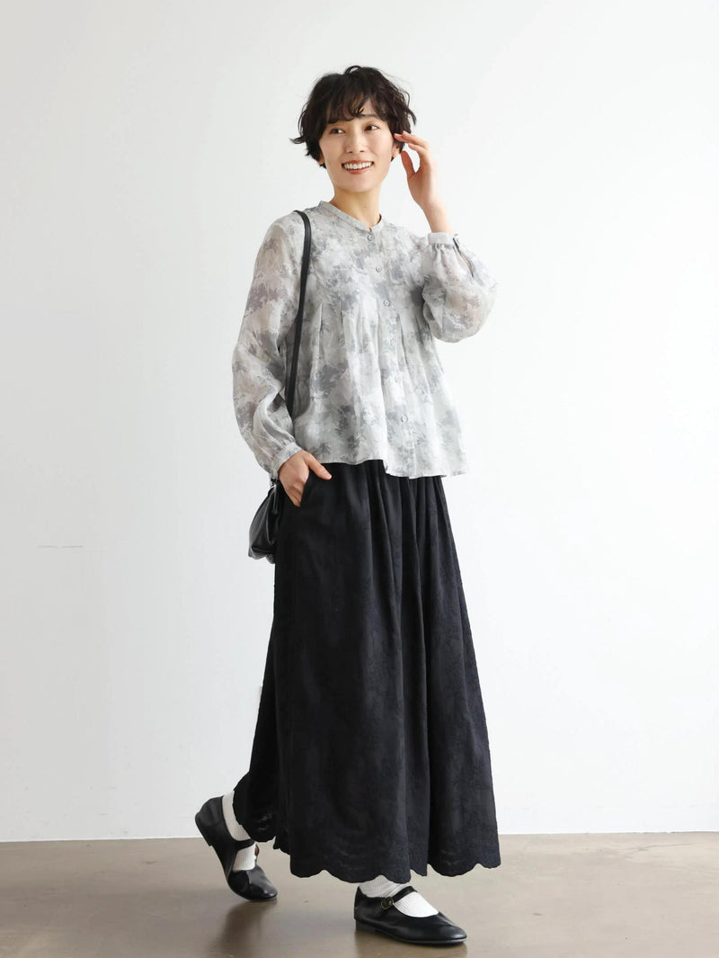 特別感のある　ふんわり広がるフラワー刺繍ロングスカート　裏地付き　ギャザースカート　250603