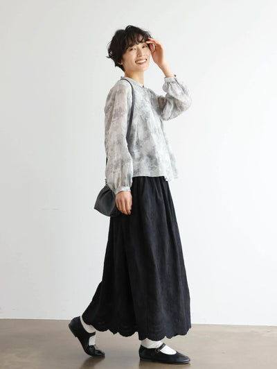 特別感のある　ふんわり広がるフラワー刺繍ロングスカート　裏地付き　ギャザースカート　250603