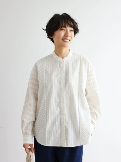 実用性と上品さを兼ね備えたストライプシャツ コットンジャガードストライプシャツ　250507