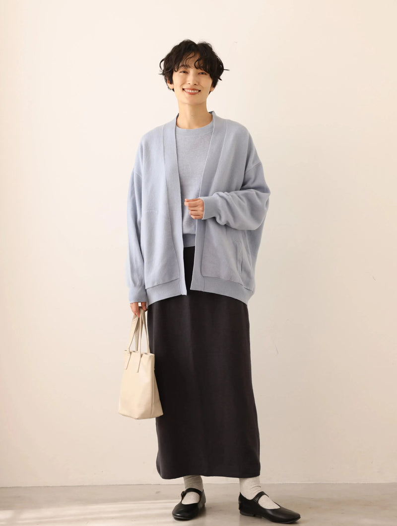 穿上它就能讓您看起來很棒的羊毛開襟衫。 