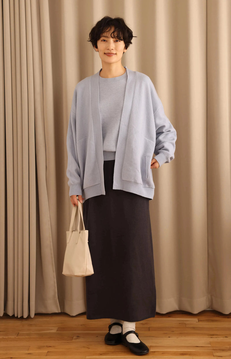 穿上它就能讓您看起來很棒的羊毛開襟衫。 