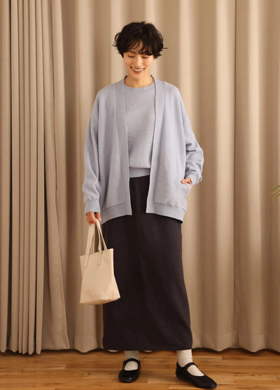 穿上它就能讓您看起來很棒的羊毛開襟衫。 