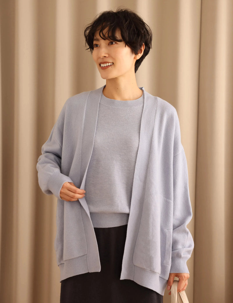 穿上它就能讓您看起來很棒的羊毛開襟衫。 