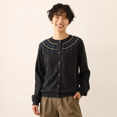 存在感適中的開襟羊毛衫，配色提花，長袖，241001