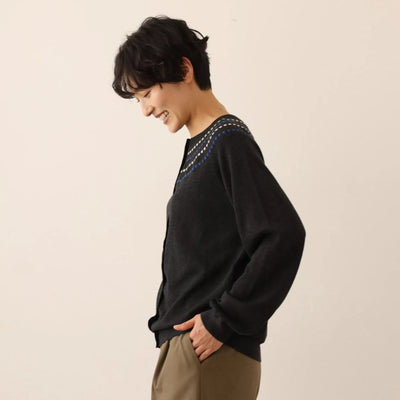 存在感適中的開襟羊毛衫，配色提花，長袖，241001