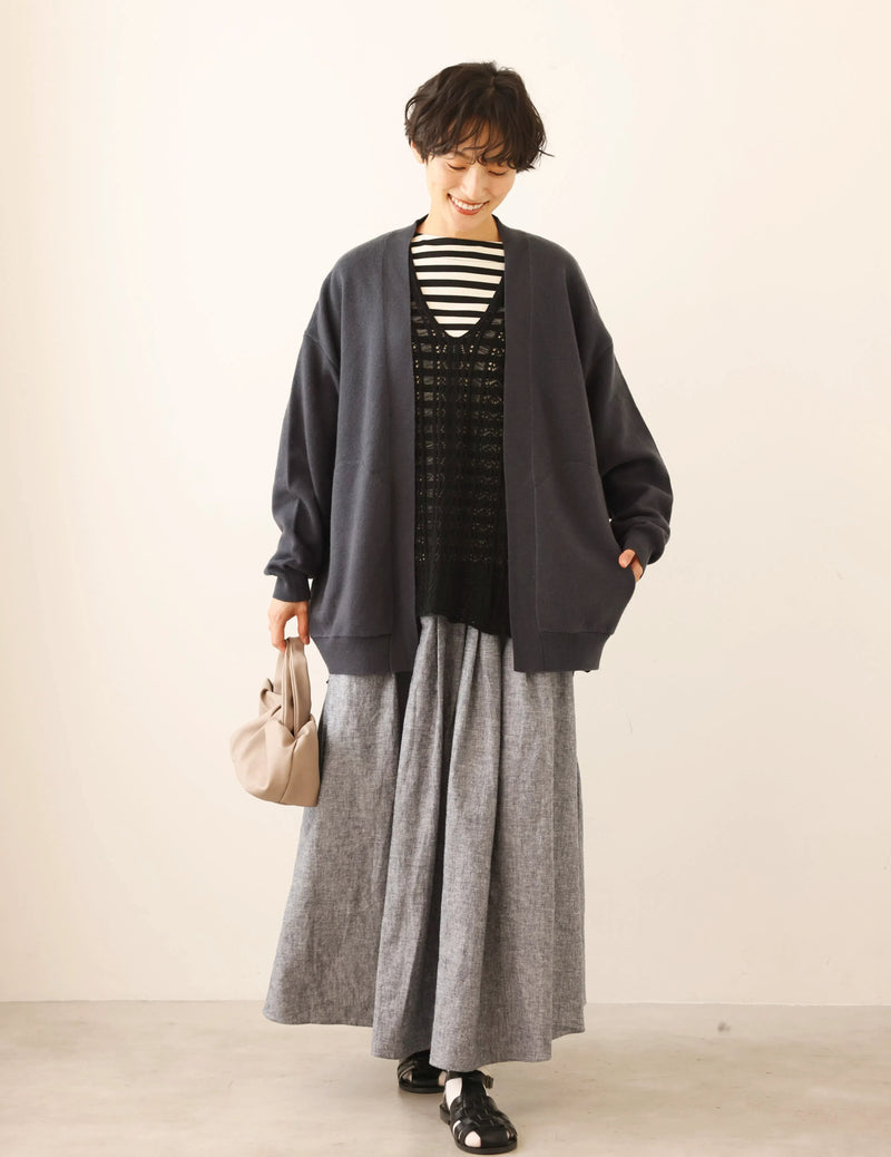 穿上它就能讓您看起來很棒的羊毛開襟衫。 