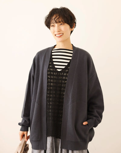 穿上它就能讓您看起來很棒的羊毛開襟衫。 