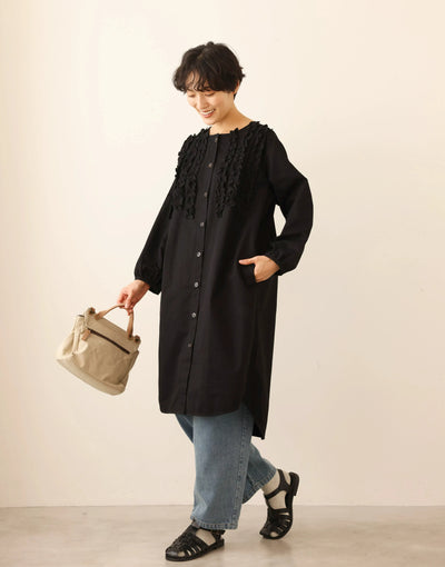 一款能滿足您時尚品味的荷葉邊設計外套。