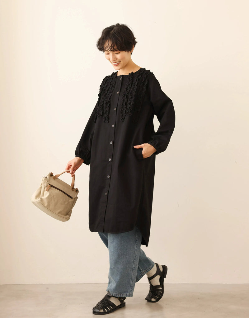 一款能滿足您時尚品味的荷葉邊設計外套。