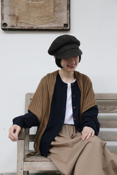 A soft and warm Shetland wool cardigan. Wool cardigan 251104