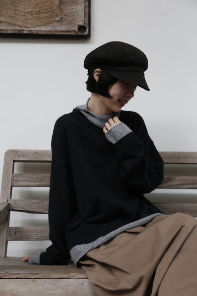 至高の着心地とスタイリッシュなシルエットを実現した ウールニット　セーター　ダークグレー251012-1