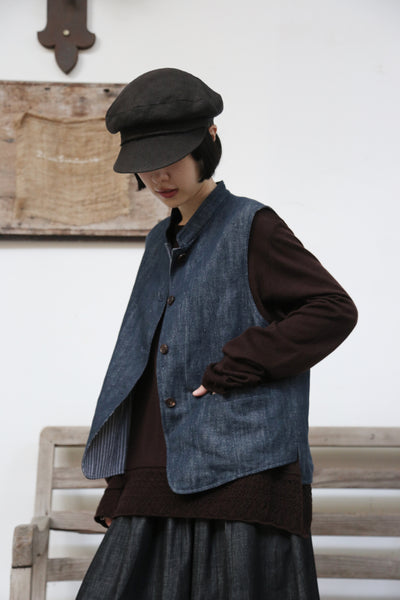 細部に遊び心が光るニットトップス　ウール混　レース編み裾ニット　　251010