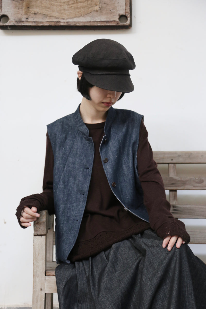 一枚で二役の頼もしいベスト リバーシブル2WAY　ベスト　デニムベスト　251009-1