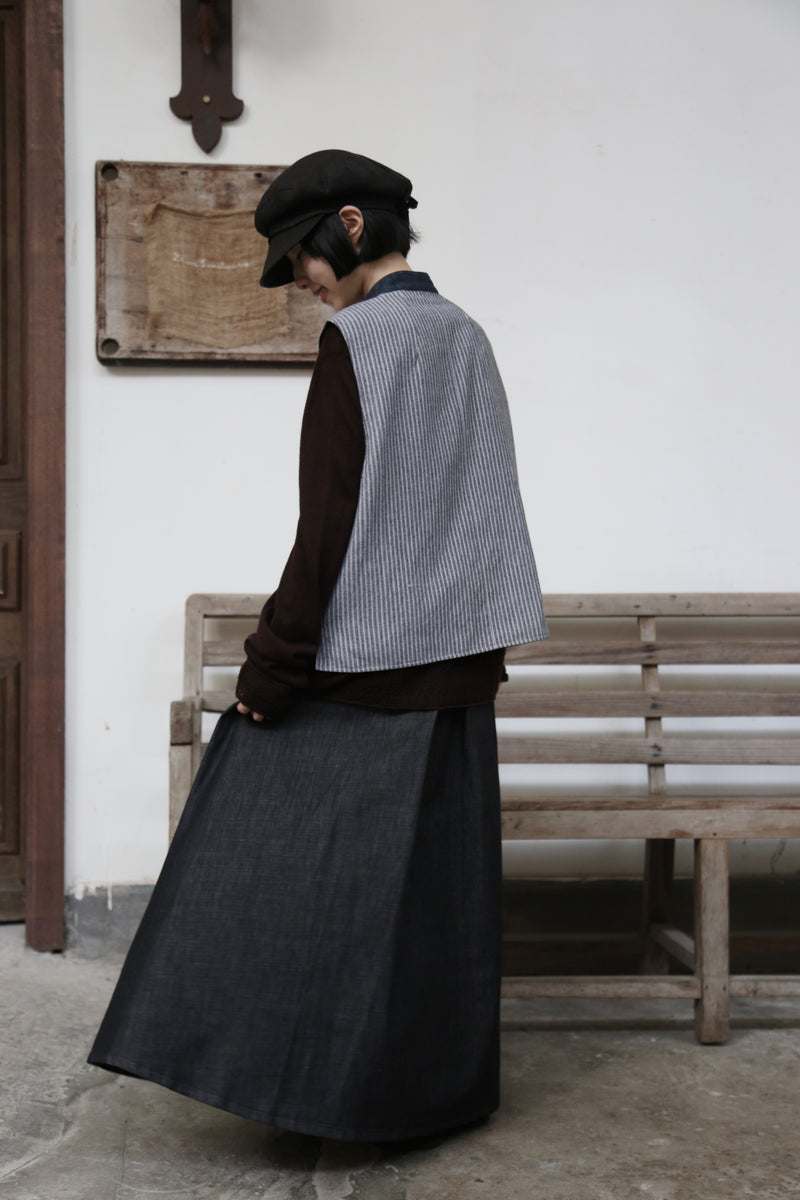 一枚で二役の頼もしいベスト リバーシブル2WAY　ベスト　デニムベスト　251009-1