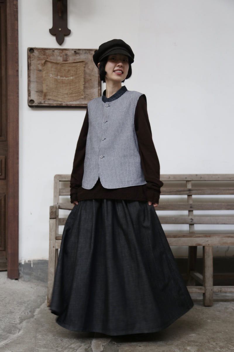 一枚で二役の頼もしいベスト リバーシブル2WAY　ベスト　デニムベスト　251009-1