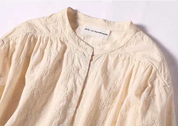 享受繡花布料 Yoke switch 聚攏襯衫上衣 米色 220203