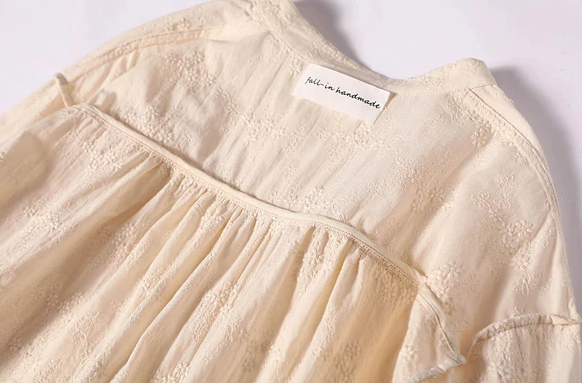 享受繡花布料 Yoke switch 聚攏襯衫上衣 米色 220203