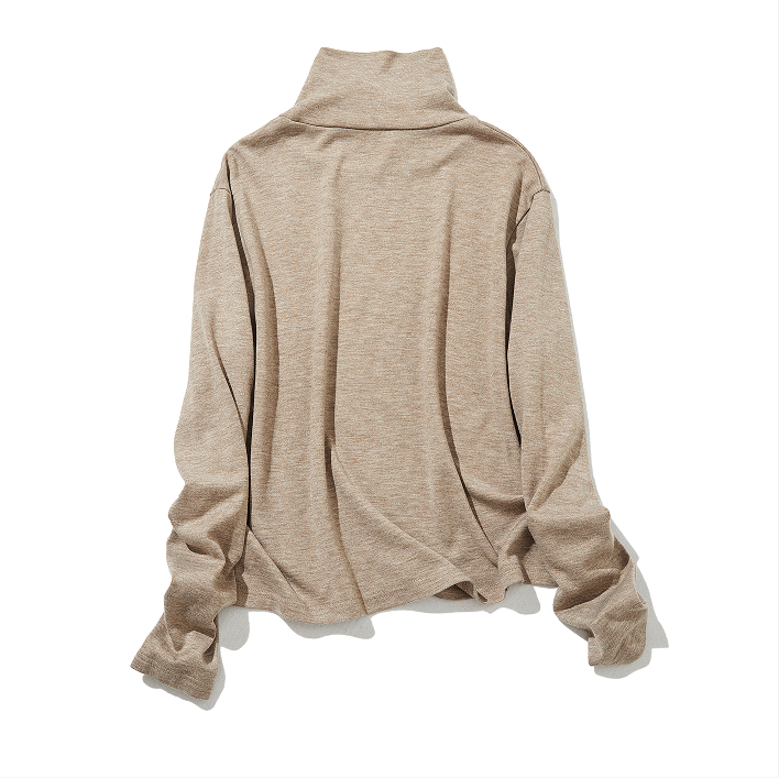 Smooth and high-quality wool blend pullover for everyday wear. 230213