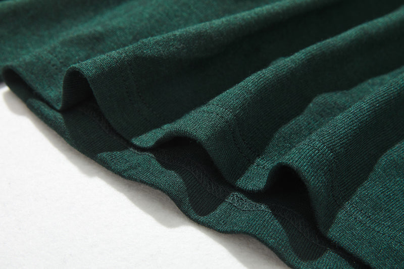 Smooth and high-quality wool blend pullover for everyday wear. 230213