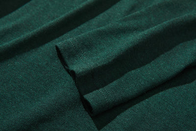 Smooth and high-quality wool blend pullover for everyday wear. 230213