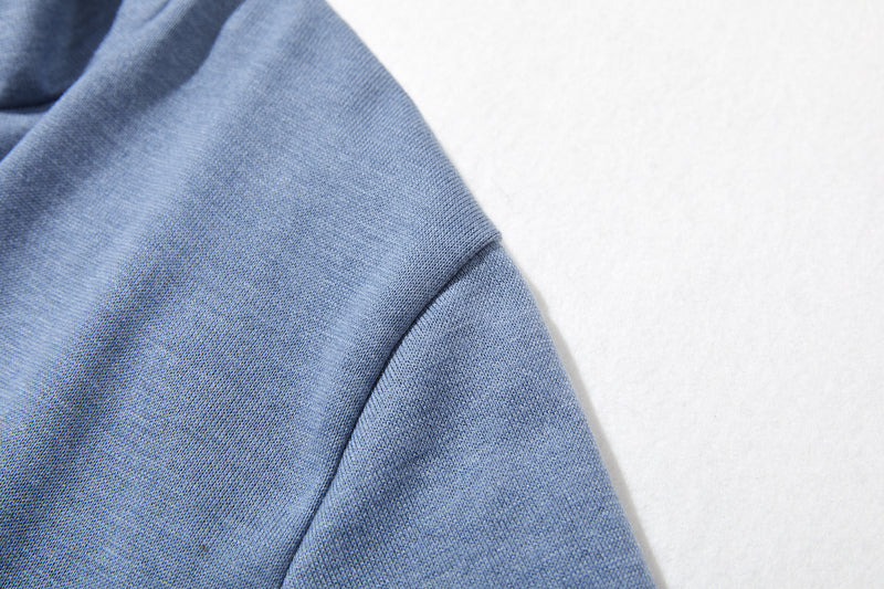 Smooth and high-quality wool blend pullover for everyday wear. 230213