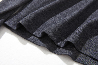 Smooth and high-quality wool blend pullover for everyday wear. 230213