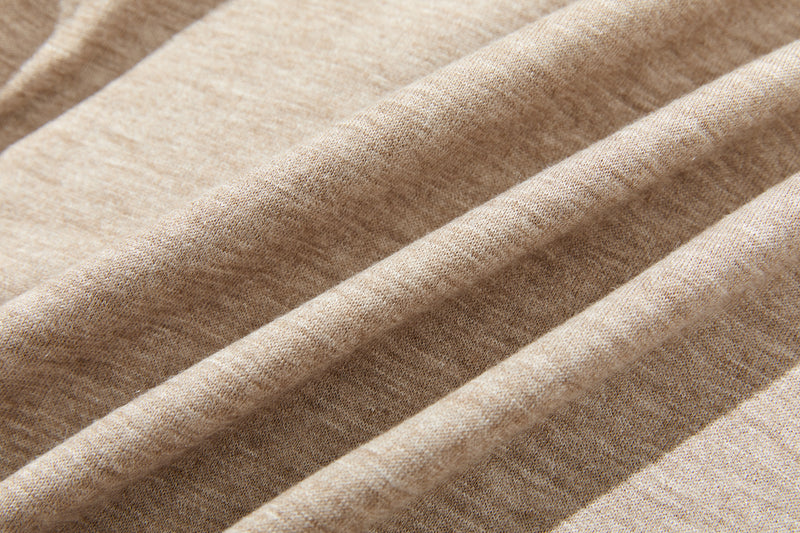 Smooth and high-quality wool blend pullover for everyday wear. 230213