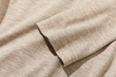 Smooth and high-quality wool blend pullover for everyday wear. 230213