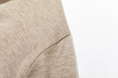 Smooth and high-quality wool blend pullover for everyday wear. 230213