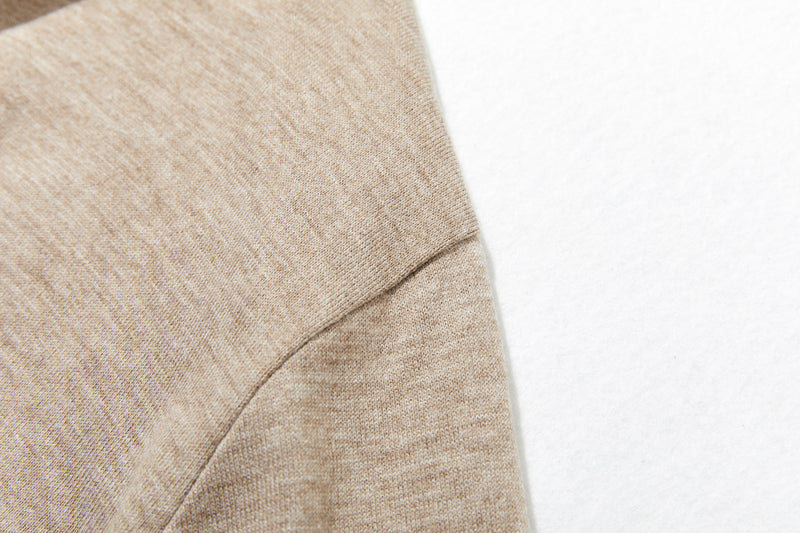 Smooth and high-quality wool blend pullover for everyday wear. 230213