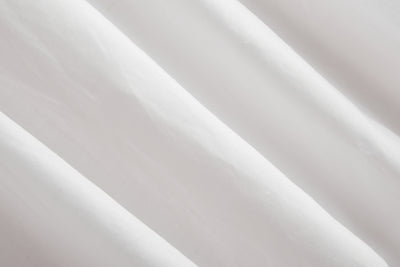 A gorgeous, long-sleeved blouse made of thin Tencel linen. Product code: 230211.