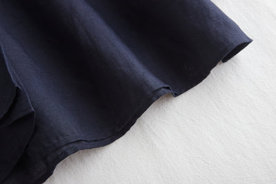 A gorgeous, long-sleeved blouse made of thin Tencel linen. Product code: 230211.