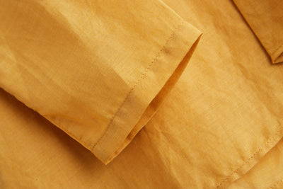 A gorgeous, long-sleeved blouse made of thin Tencel linen. Product code: 230211.