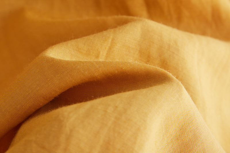 A gorgeous, long-sleeved blouse made of thin Tencel linen. Product code: 230211.