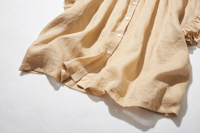 さらりと着心地良い　夏の定番シャツブラウス フリル袖 麻100％　220513